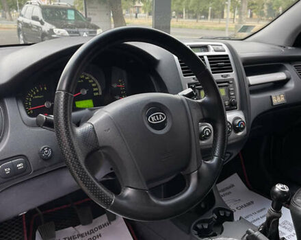 Зелений Кіа Sportage, об'ємом двигуна 1.98 л та пробігом 370 тис. км за 6500 $, фото 13 на Automoto.ua