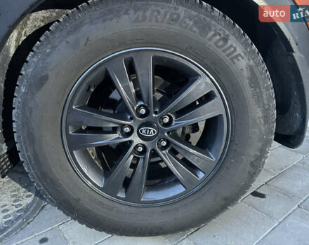 Оранжевый Киа Sportage, объемом двигателя 2 л и пробегом 282 тыс. км за 13400 $, фото 6 на Automoto.ua