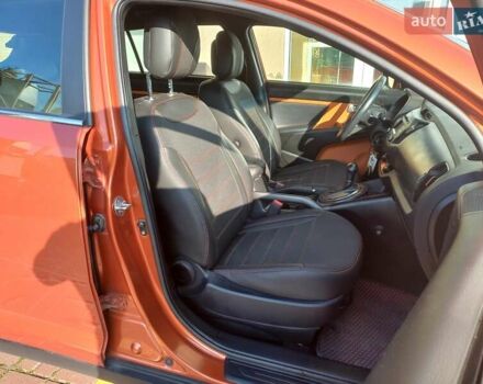 Оранжевый Киа Sportage, объемом двигателя 2 л и пробегом 120 тыс. км за 12599 $, фото 5 на Automoto.ua