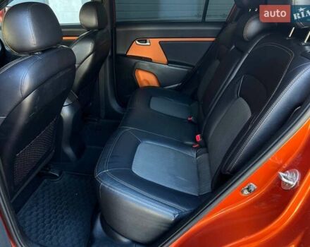 Оранжевый Киа Sportage, объемом двигателя 2 л и пробегом 190 тыс. км за 11900 $, фото 12 на Automoto.ua