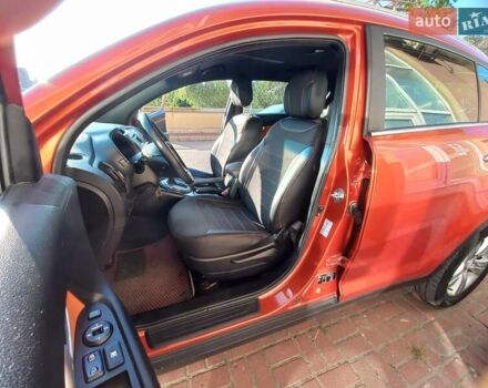 Оранжевый Киа Sportage, объемом двигателя 2 л и пробегом 120 тыс. км за 12599 $, фото 6 на Automoto.ua