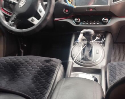 Помаранчевий Кіа Sportage, об'ємом двигуна 2 л та пробігом 240 тис. км за 12600 $, фото 5 на Automoto.ua