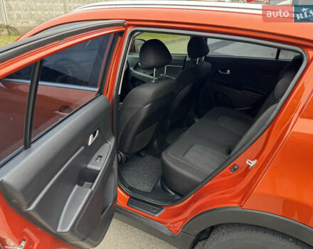 Оранжевый Киа Sportage, объемом двигателя 2 л и пробегом 143 тыс. км за 12300 $, фото 15 на Automoto.ua
