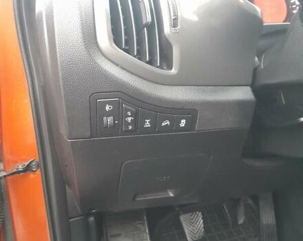 Помаранчевий Кіа Sportage, об'ємом двигуна 2 л та пробігом 218 тис. км за 12700 $, фото 7 на Automoto.ua