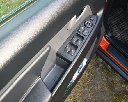 Оранжевый Киа Sportage, объемом двигателя 2.01 л и пробегом 267 тыс. км за 12900 $, фото 18 на Automoto.ua