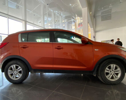 Оранжевый Киа Sportage, объемом двигателя 1.7 л и пробегом 260 тыс. км за 10000 $, фото 7 на Automoto.ua