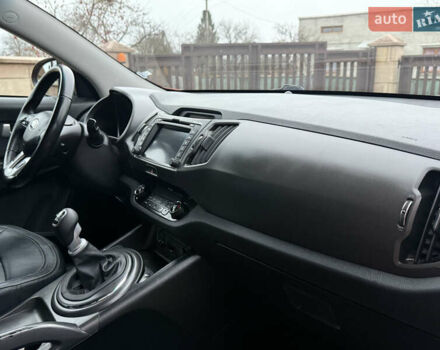 Оранжевый Киа Sportage, объемом двигателя 2 л и пробегом 195 тыс. км за 13850 $, фото 20 на Automoto.ua