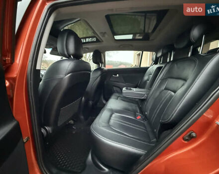 Оранжевый Киа Sportage, объемом двигателя 2 л и пробегом 195 тыс. км за 13850 $, фото 12 на Automoto.ua