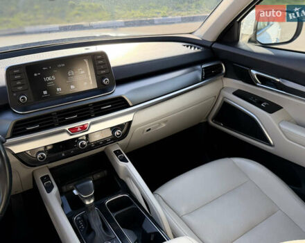 Белый Киа Telluride, объемом двигателя 3.8 л и пробегом 136 тыс. км за 21000 $, фото 26 на Automoto.ua