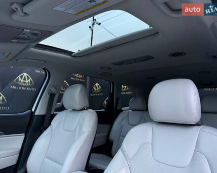 Белый Киа Telluride, объемом двигателя 3.78 л и пробегом 48 тыс. км за 28600 $, фото 10 на Automoto.ua