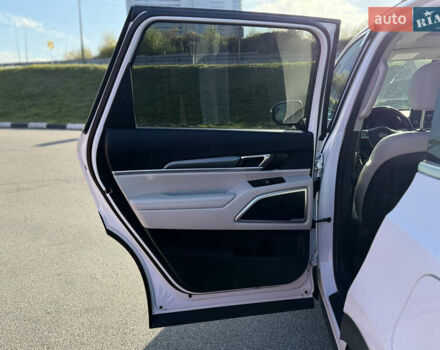 Белый Киа Telluride, объемом двигателя 3.8 л и пробегом 136 тыс. км за 21000 $, фото 25 на Automoto.ua