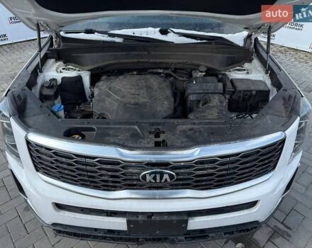 Білий Кіа Telluride, об'ємом двигуна 3.8 л та пробігом 188 тис. км за 16200 $, фото 8 на Automoto.ua