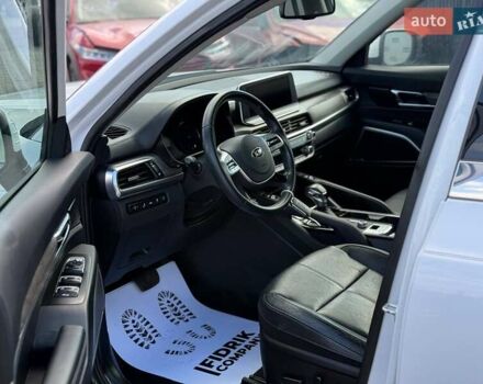 Белый Киа Telluride, объемом двигателя 3.78 л и пробегом 85 тыс. км за 22600 $, фото 5 на Automoto.ua