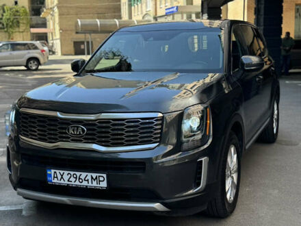 Кіа Telluride 2020 у Києві на Automoto.ua Сірий Кіа Telluride, об'ємом двигуна 3.78 л та пробігом 13 тис. км за 23500 $, фото 1 на Automoto.ua