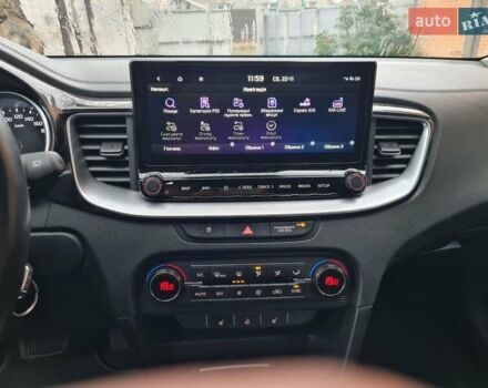 Белый Киа XCeed, объемом двигателя 1.6 л и пробегом 141 тыс. км за 21000 $, фото 2 на Automoto.ua