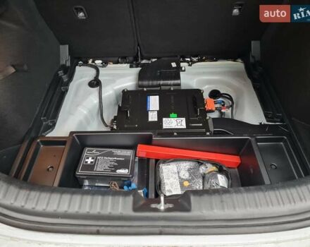 Белый Киа XCeed, объемом двигателя 1.6 л и пробегом 141 тыс. км за 21000 $, фото 1 на Automoto.ua