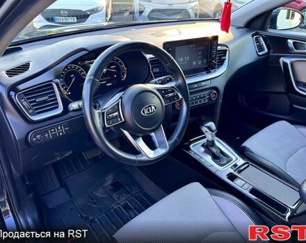 Білий Кіа XCeed, об'ємом двигуна 3.3 л та пробігом 69 тис. км за 19000 $, фото 6 на Automoto.ua