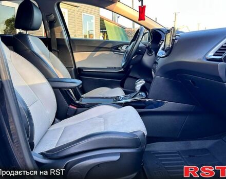 Білий Кіа XCeed, об'ємом двигуна 3.3 л та пробігом 69 тис. км за 19000 $, фото 8 на Automoto.ua