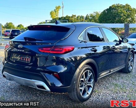 Білий Кіа XCeed, об'ємом двигуна 3.3 л та пробігом 69 тис. км за 19000 $, фото 3 на Automoto.ua