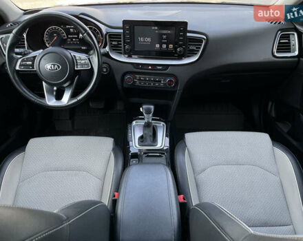 Чорний Кіа XCeed, об'ємом двигуна 1.35 л та пробігом 70 тис. км за 17900 $, фото 10 на Automoto.ua
