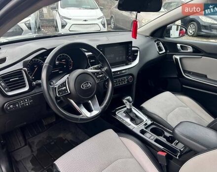 Чорний Кіа XCeed, об'ємом двигуна 1.35 л та пробігом 67 тис. км за 19000 $, фото 13 на Automoto.ua