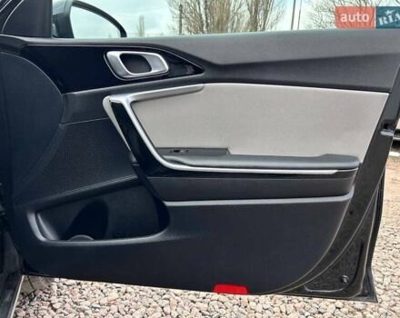 Чорний Кіа XCeed, об'ємом двигуна 1.35 л та пробігом 67 тис. км за 19000 $, фото 29 на Automoto.ua