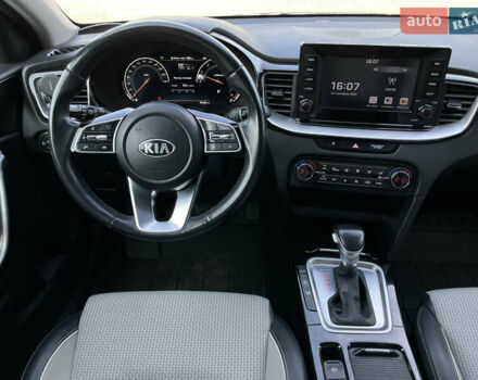 Чорний Кіа XCeed, об'ємом двигуна 1.35 л та пробігом 70 тис. км за 17900 $, фото 11 на Automoto.ua