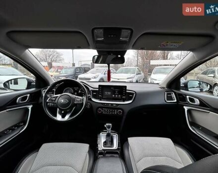 Чорний Кіа XCeed, об'ємом двигуна 1.35 л та пробігом 67 тис. км за 19000 $, фото 28 на Automoto.ua