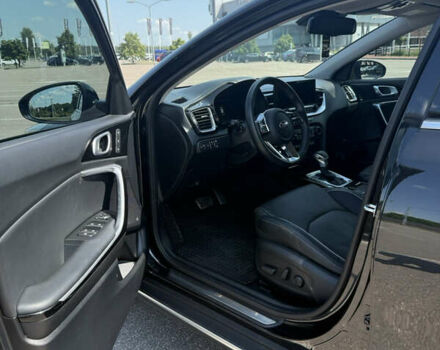 Черный Киа XCeed, объемом двигателя 1.35 л и пробегом 65 тыс. км за 22200 $, фото 5 на Automoto.ua