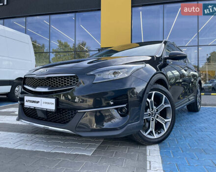 Чорний Кіа XCeed, об'ємом двигуна 1.35 л та пробігом 70 тис. км за 17900 $, фото 1 на Automoto.ua