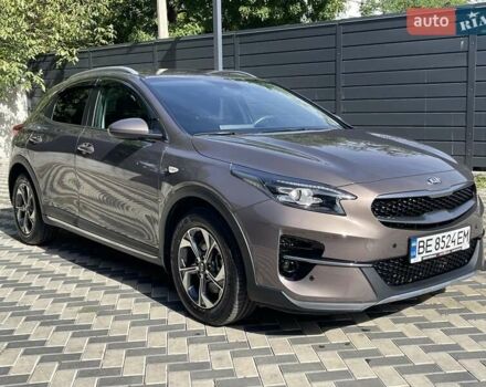 Коричневый Киа XCeed, объемом двигателя 1.35 л и пробегом 21 тыс. км за 18999 $, фото 2 на Automoto.ua