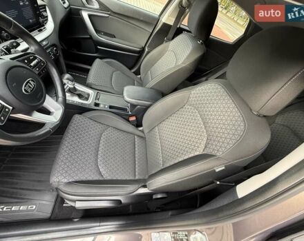 Коричневый Киа XCeed, объемом двигателя 1.35 л и пробегом 75 тыс. км за 16999 $, фото 36 на Automoto.ua