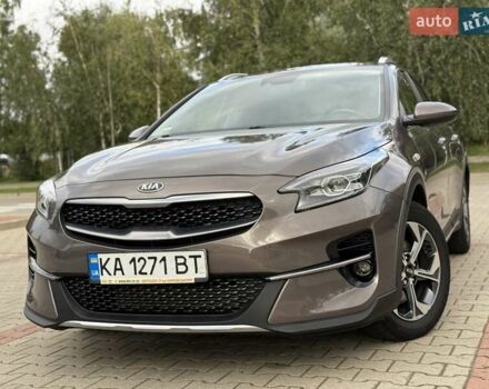 Коричневый Киа XCeed, объемом двигателя 1.35 л и пробегом 75 тыс. км за 16999 $, фото 3 на Automoto.ua