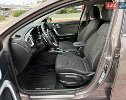Коричневый Киа XCeed, объемом двигателя 1.35 л и пробегом 75 тыс. км за 16999 $, фото 33 на Automoto.ua