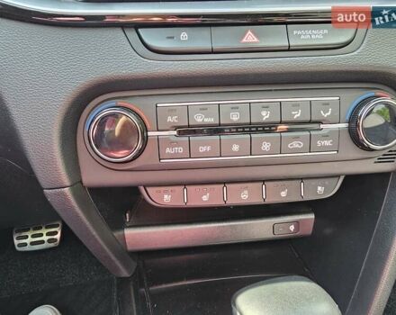 Красный Киа XCeed, объемом двигателя 1.35 л и пробегом 93 тыс. км за 25000 $, фото 46 на Automoto.ua