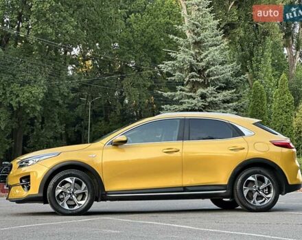 Желтый Киа XCeed, объемом двигателя 1.35 л и пробегом 45 тыс. км за 16500 $, фото 9 на Automoto.ua
