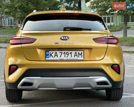 Желтый Киа XCeed, объемом двигателя 1.35 л и пробегом 45 тыс. км за 16500 $, фото 5 на Automoto.ua