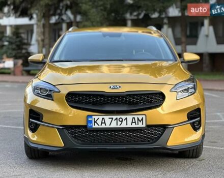 Желтый Киа XCeed, объемом двигателя 1.35 л и пробегом 45 тыс. км за 16500 $, фото 1 на Automoto.ua