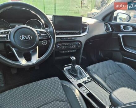 Сірий Кіа XCeed, об'ємом двигуна 1.4 л та пробігом 21 тис. км за 19200 $, фото 10 на Automoto.ua