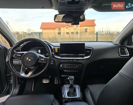 Серый Киа XCeed, объемом двигателя 1.35 л и пробегом 75 тыс. км за 20300 $, фото 2 на Automoto.ua