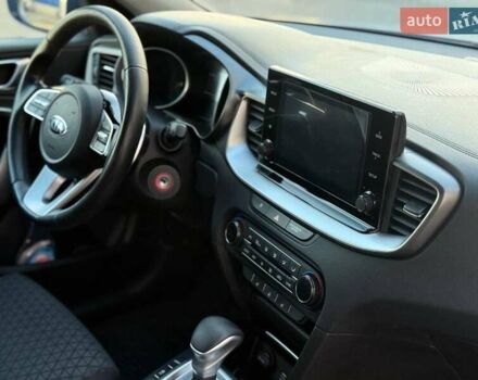 Серый Киа XCeed, объемом двигателя 1.4 л и пробегом 27 тыс. км за 19440 $, фото 14 на Automoto.ua