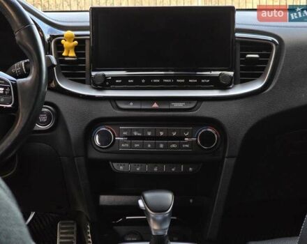 Серый Киа XCeed, объемом двигателя 1.35 л и пробегом 75 тыс. км за 20300 $, фото 13 на Automoto.ua