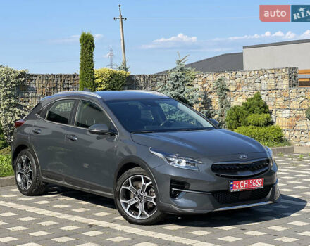 Серый Киа XCeed, объемом двигателя 1.5 л и пробегом 53 тыс. км за 19700 $, фото 3 на Automoto.ua