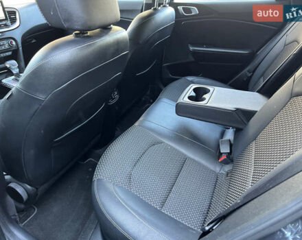 Сірий Кіа XCeed, об'ємом двигуна 1.5 л та пробігом 55 тис. км за 17900 $, фото 34 на Automoto.ua