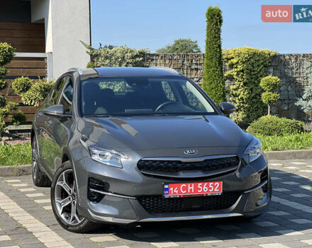 Серый Киа XCeed, объемом двигателя 1.5 л и пробегом 53 тыс. км за 19700 $, фото 1 на Automoto.ua