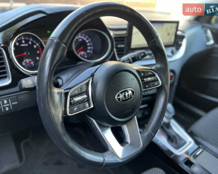 Сірий Кіа XCeed, об'ємом двигуна 1.5 л та пробігом 55 тис. км за 17900 $, фото 31 на Automoto.ua