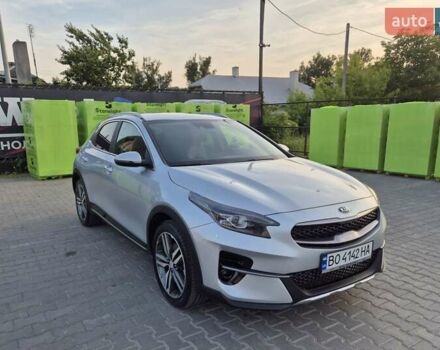 Сірий Кіа XCeed, об'ємом двигуна 1.4 л та пробігом 21 тис. км за 19400 $, фото 1 на Automoto.ua