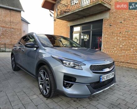 Серый Киа XCeed, объемом двигателя 1.35 л и пробегом 75 тыс. км за 20300 $, фото 1 на Automoto.ua
