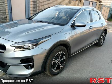 Сірий Кіа XCeed, об'ємом двигуна 1.6 л та пробігом 70 тис. км за 26300 $, фото 1 на Automoto.ua