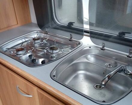 Кнаус Евростар 2002 в Киеве на Automoto.ua Белый Кнаус Евростар, объемом двигателя 0 л и пробегом 10 тыс. км за 8700 $, фото 11 на Automoto.ua